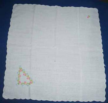 Taschentuch 33,5 cm x 33,5 cm fein gebogener Rand