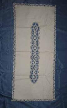 Decke mit Spitze innen und aussen 83 x35 cm