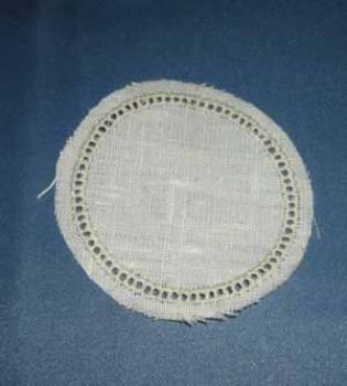 Linen with crochet border 6 cm halfbleached