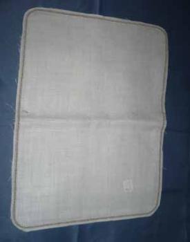 Linnenset 29x39 with crochet border halfbleached