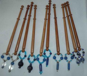 Set 10 Rosenholzklöppel mit Perlen ca 9,8 cm lang