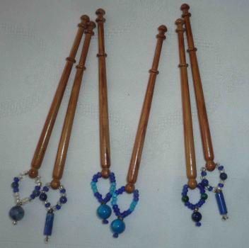 Set 6 Rosenholzklöppel mit Perlen ca 9,8 cm lang