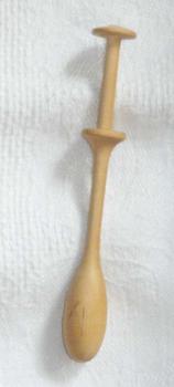 Klöppel ca 9,2 cm lang helles Holz
