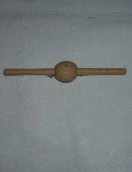 Holzbrosche für Spitzenhalbkreis