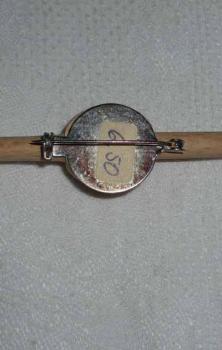 Holzbrosche für Spitzenhalbkreis