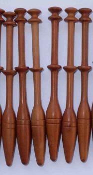 Schweizer Klöppel ca 12,1 cm lang braunes Holz