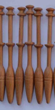 Schweizer Klöppel ca 12,1 cm lang helles Holz