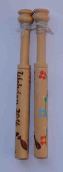 Paar bemalte Klöppel " Wehden 2016 "