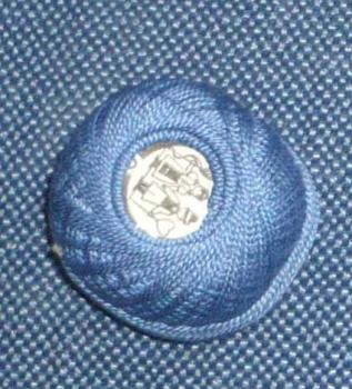 Perlgarn 8 aus Ungarn blau 10 Gramm