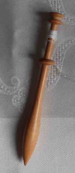 Schweizer Klöppel mit doppeltem Kopf ca 11,4 cm lang