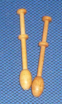 Pair of Danish bobbins 10 cm