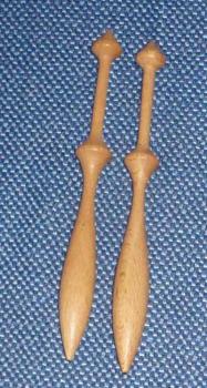 Pair of Danish bobbins 11,2 cm
