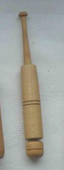 Hülsenklöppel  ca 11 cm lang helles Holz