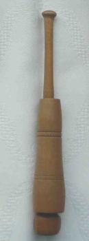 Hülsenklöppel  ca 12,6 cm lang helles Holz