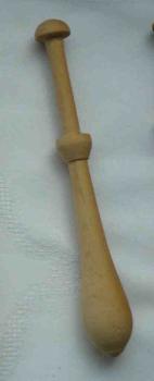 Klöppel ca 13,4 cm lang helles Holz