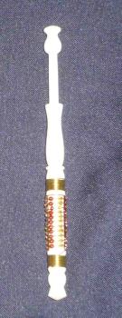 Midlandklöppel ca 10 cm aus Bein mit Draht und Perlen
