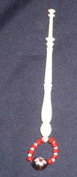 Midlandklöppel ca 10,9 cm aus Bein mit  Perlenring