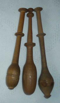 Set 3 ältere Klöppel ca 9,4-10,2 cm lang(Belgien/Frankreich)