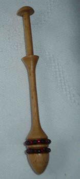 Dänischer Klöppel mit zwei Perlenringen ca 9,8 cm lang