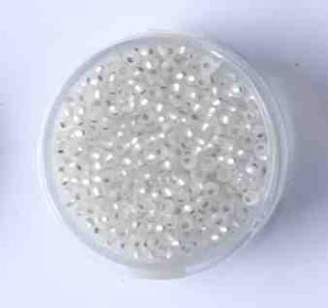 Rocailles 2,6 mm 17 gramm Silbereinzug cristall matt - Prachthob