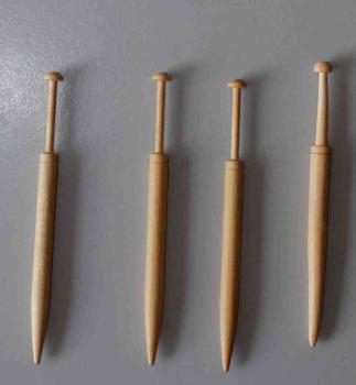 Honitonklöppel ca 9,8 cm lang helles Holz