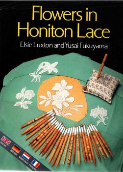 Flowers in Honiton Lace von E. Luxton u. Yusai Fukuyama