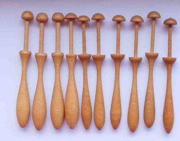 Set 10 dänische Klöppel ca 10,7 cm lang helles Holz