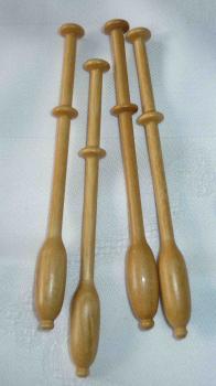 Binche Klöppel ca 9,6 cm lang helles Holz