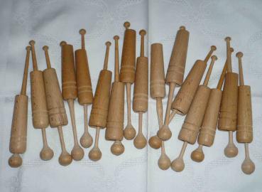 Set 16 Hülsenklöppel ca 13,2 cm lang helles Holz