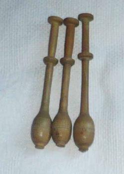 Set 3 Klöppel Brügge ca 10 cm antik