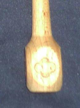 Klöppel aus der Slowakei ca 13,4 cm lang - geschnitzte Verzierun