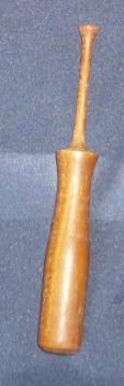 Klöppel ca 11,5 cm lang dunkleres Holz