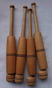 Hülsenklöppel ca 11,5 cm lang helles Holz