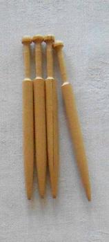 Honitonklöppel ca 9,3 cm lang helles Holz