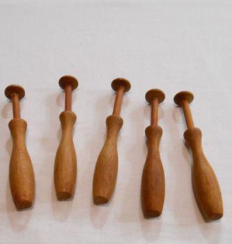 Set 5 Klöppel ca. 9,2 cm dunkleres Holz