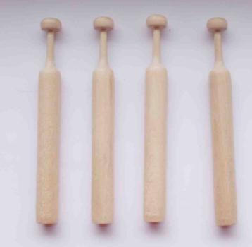 Finnischer Klöppel ca 11,8 cm lang helles Holz