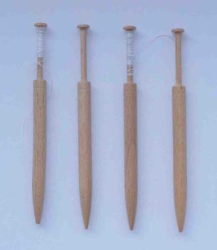 Honitonklöppel ca 9,6 cm lang helles Holz