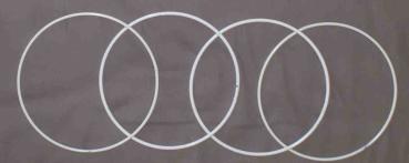 Set 4 weiße Metallringe Durchmesser ca 15 cm