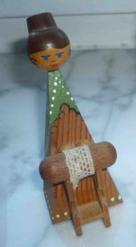 Klöppelfigur ca 10 cm hoch aus Holz grün