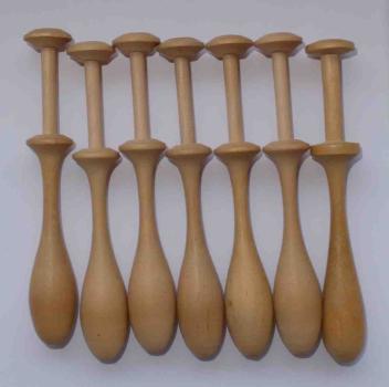 Set 7 schwedische Klöppal ca 9,8 cm lang helles Holz