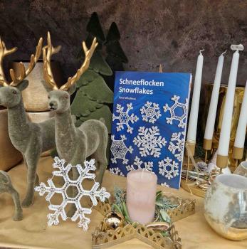 Snowflakes by Dana Milhuková