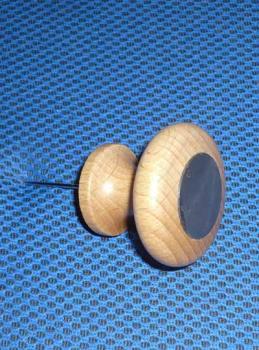 Magnet mit Nadel