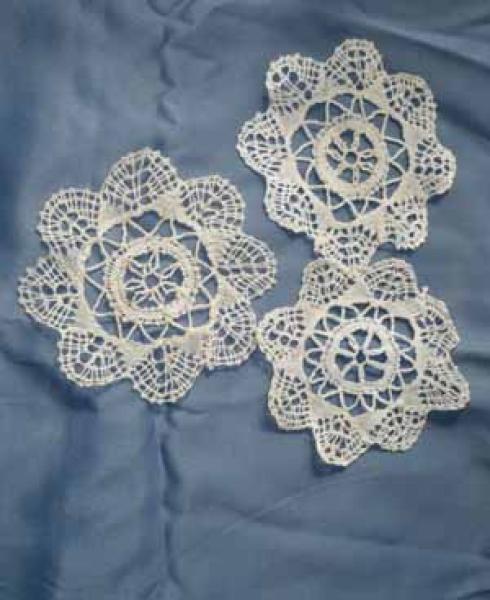 3 Deckchen 13 cm