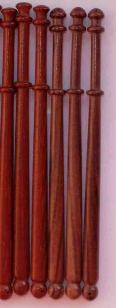 Englischer Klöppel ca 10 cm lang rötliches Edelholz