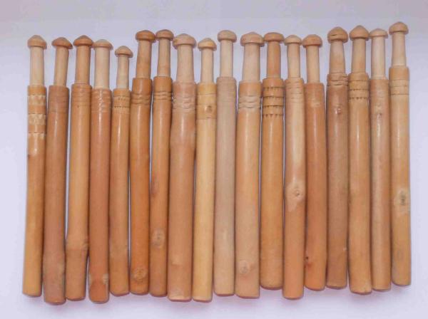 Set 18 karelische Klöppel ca 17 cm mit Verzierungen