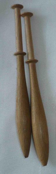 Paar schlanke Klöppel ca 11 cm lang