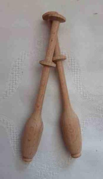 Paar Brügger Klöppel ca 10,4 cm helles Holz