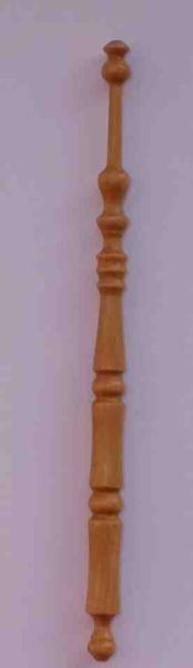 Schön gedrechselter Midlandklöppel ca 10,3 cm lang