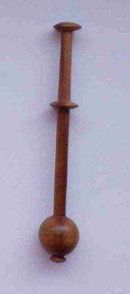 Klöppel mit Kugelende ca 10,5 cm lang schönes Holz