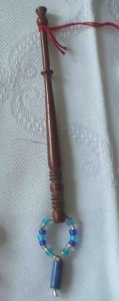 Englischer Klöppel mit Perlen ca 10 cm  Edelholz